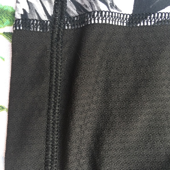 Lululemon Floral Yoga Tank - Picture 5 of 8